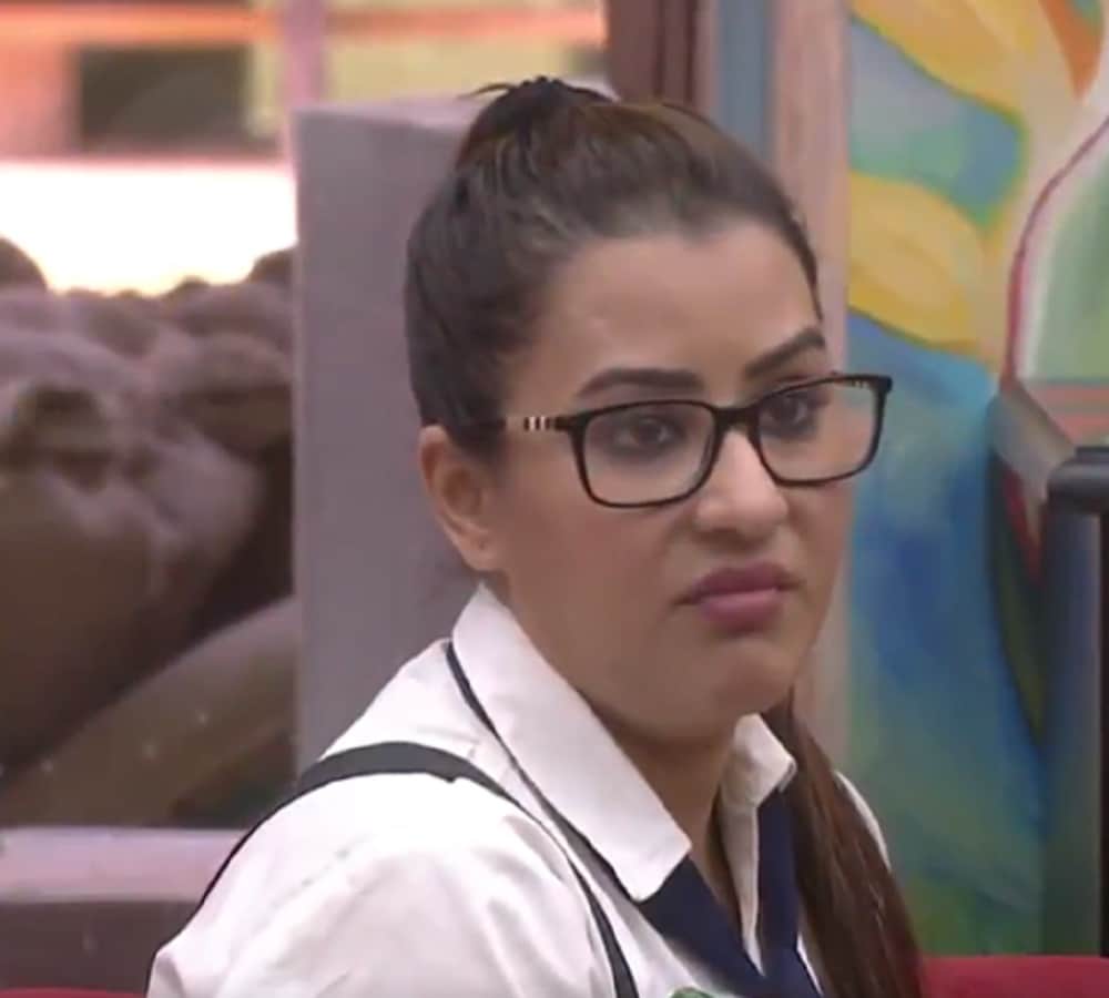 Bigg Boss 11 This Nominated Contestant Will Be Out This Week On Weekend Ka Vaar 