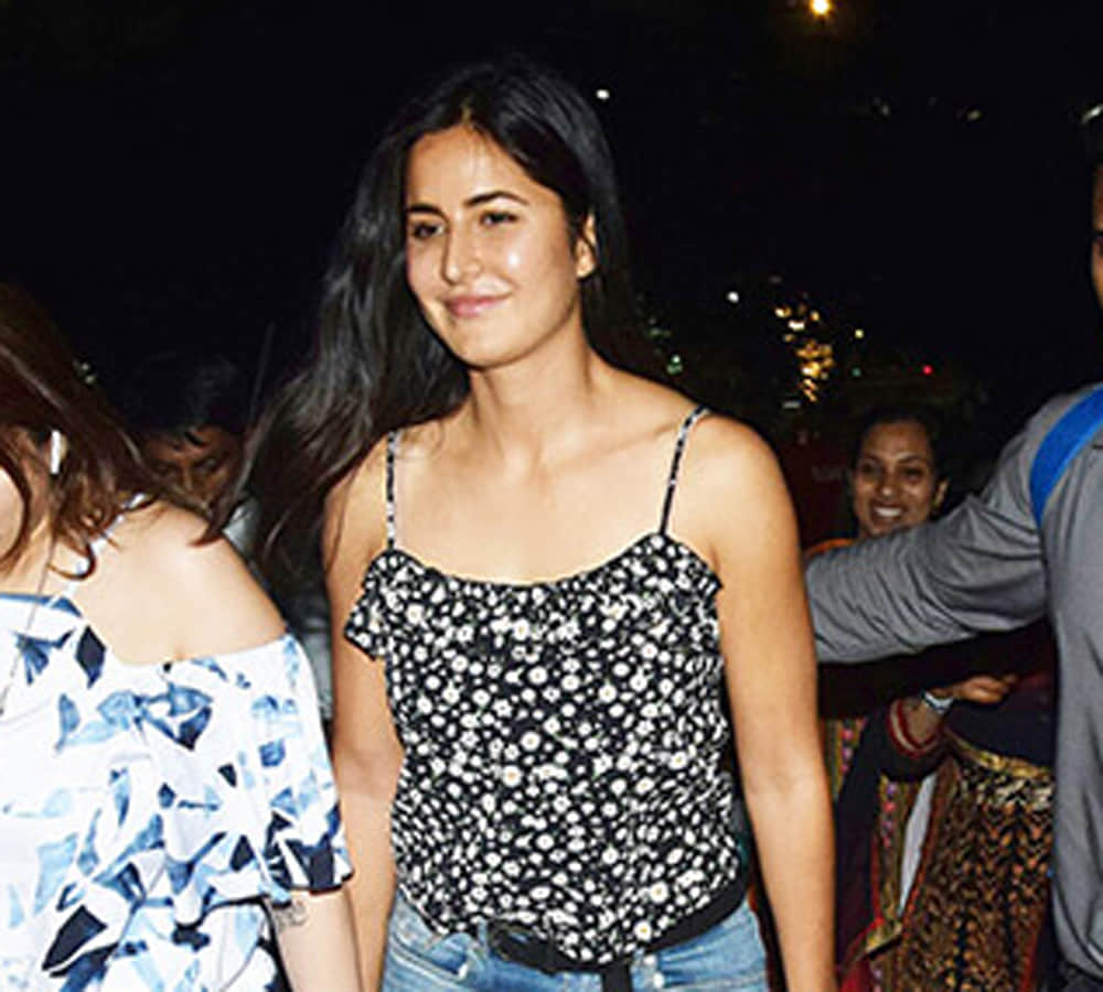 Katrina Kaif leave Shah Rukh Khan’s birthday bash mid-way to avoid bumping into Deepika Padukone