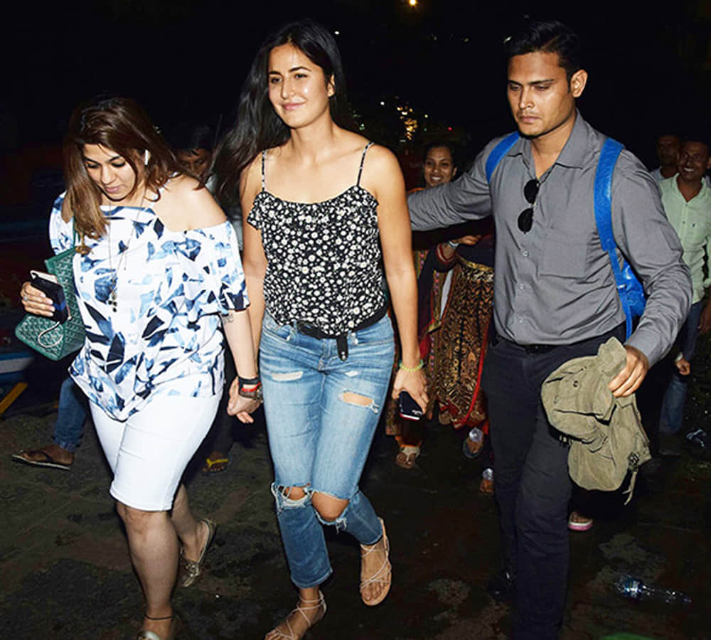 Katrina Kaif leave Shah Rukh Khan’s birthday bash mid-way to avoid bumping into Deepika Padukone