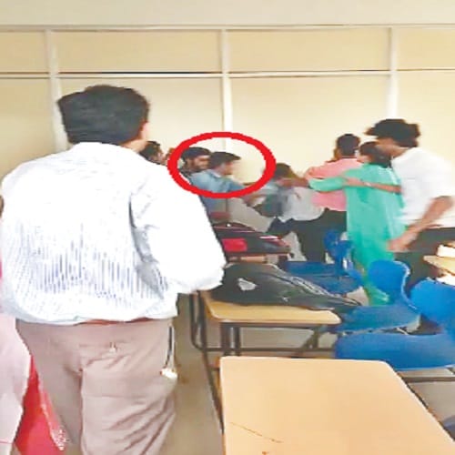 Video : going into college, hooliganism, beaten the student, see photos