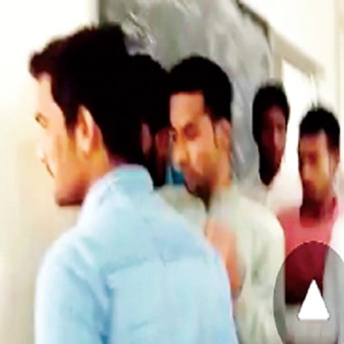 Video : going into college, hooliganism, beaten the student, see photos