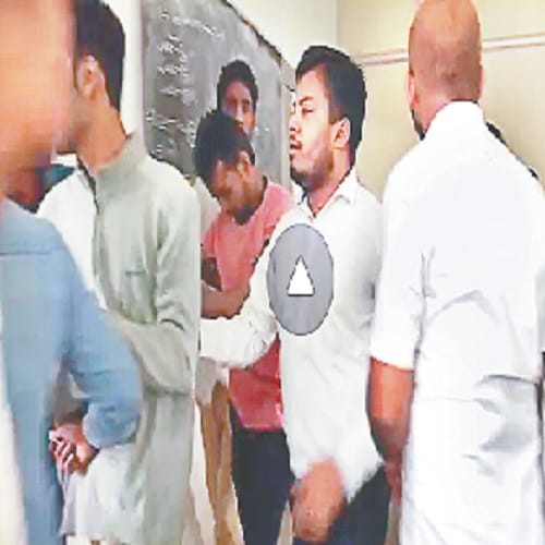 Video : going into college, hooliganism, beaten the student, see photos