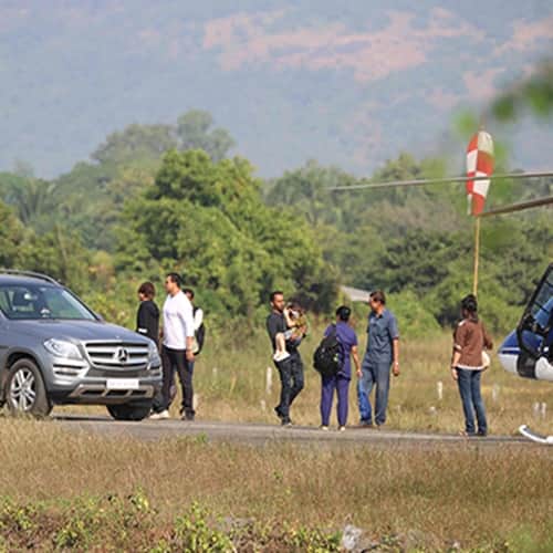 Little AbRam just does not want to return home from Birthday of father Shahrukh