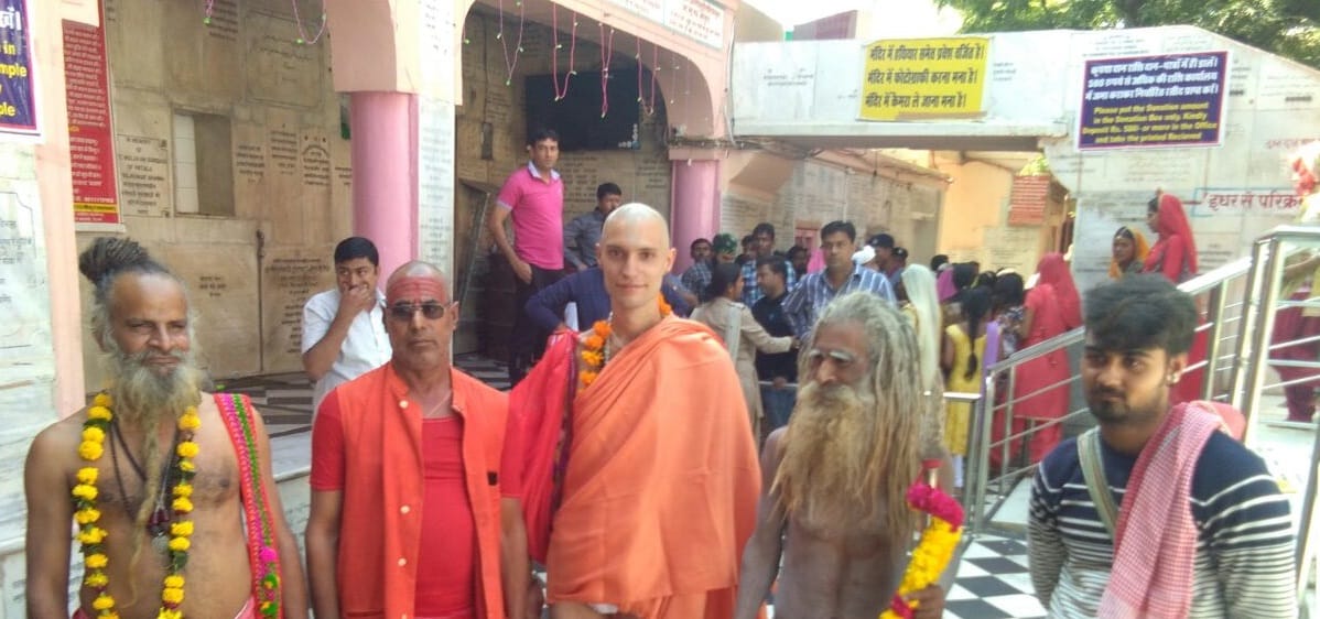 an italian citizen turned out as naga sadhu during pushkar fest