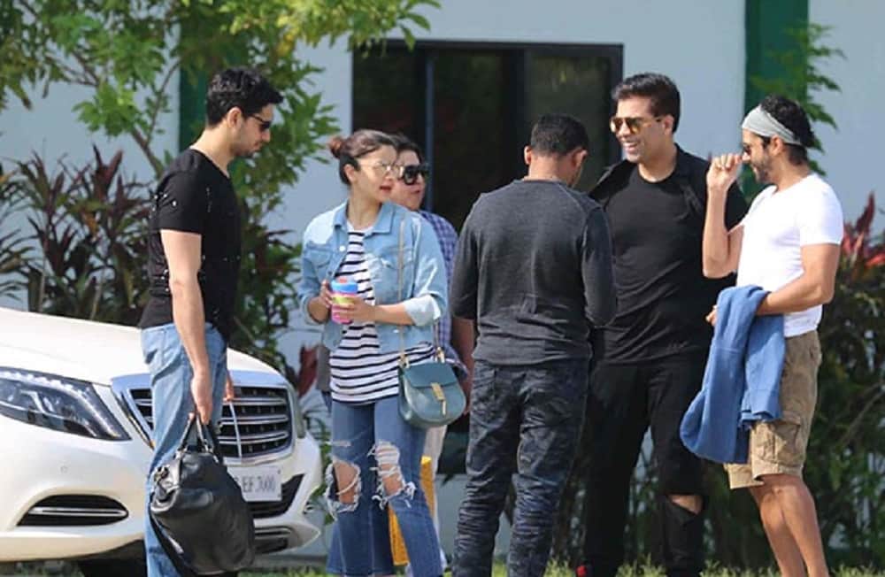 Ex Lovers Alia Bhatt and Sidharth Malhotra Seen Together At Shah Rukh Khan Birthday   Bash