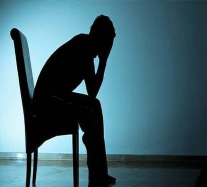 After breakup with girlfriend commit suicide at allahbad