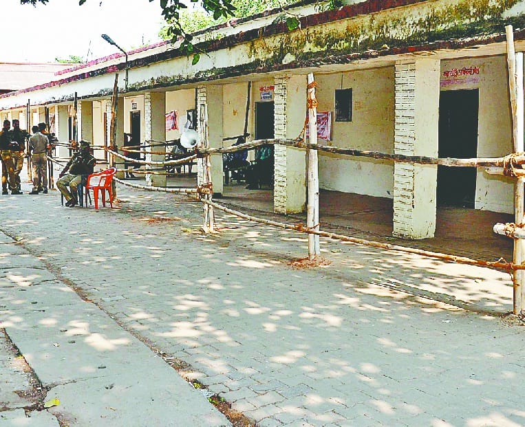 मेयर का नहीं खुला खाता, पार्षद के लिए 12 नामांकन