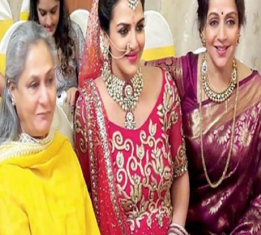 Jaya Bachchan in Esha Deol's baby shower function, When she angry on priest