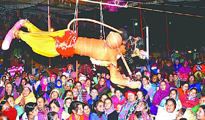 Hanuman in DDHat's Ramlila showed flying along the wire