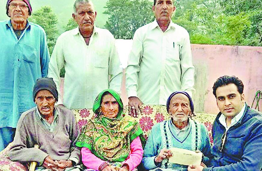 तहसील कल्याण अधिकारी ने मतदान के लिए किया जागरूक