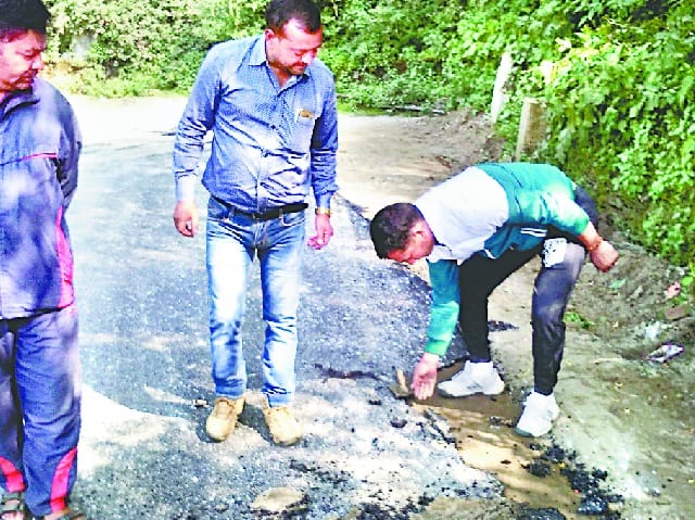 no quality damur at lower maal road
