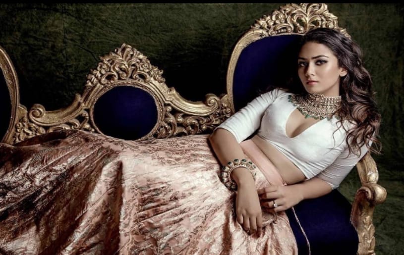 mira rajput joins instagram, husband shahid kapoor welcomes in a sexy way