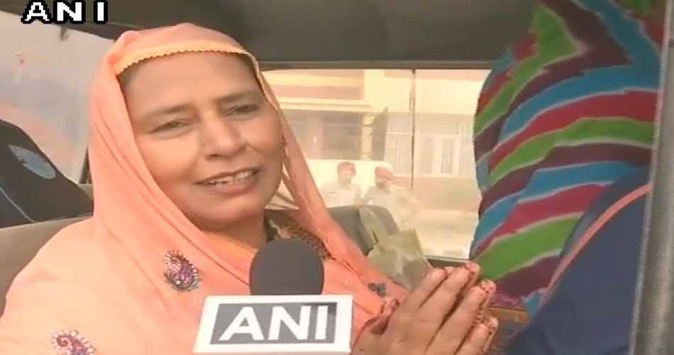 11yr old Pak national Hina released from Amritsar jail along with mother Fatima