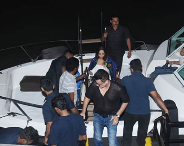 Shah Rukh Khan birthday bash in Alibaug All bollywood stars join the party