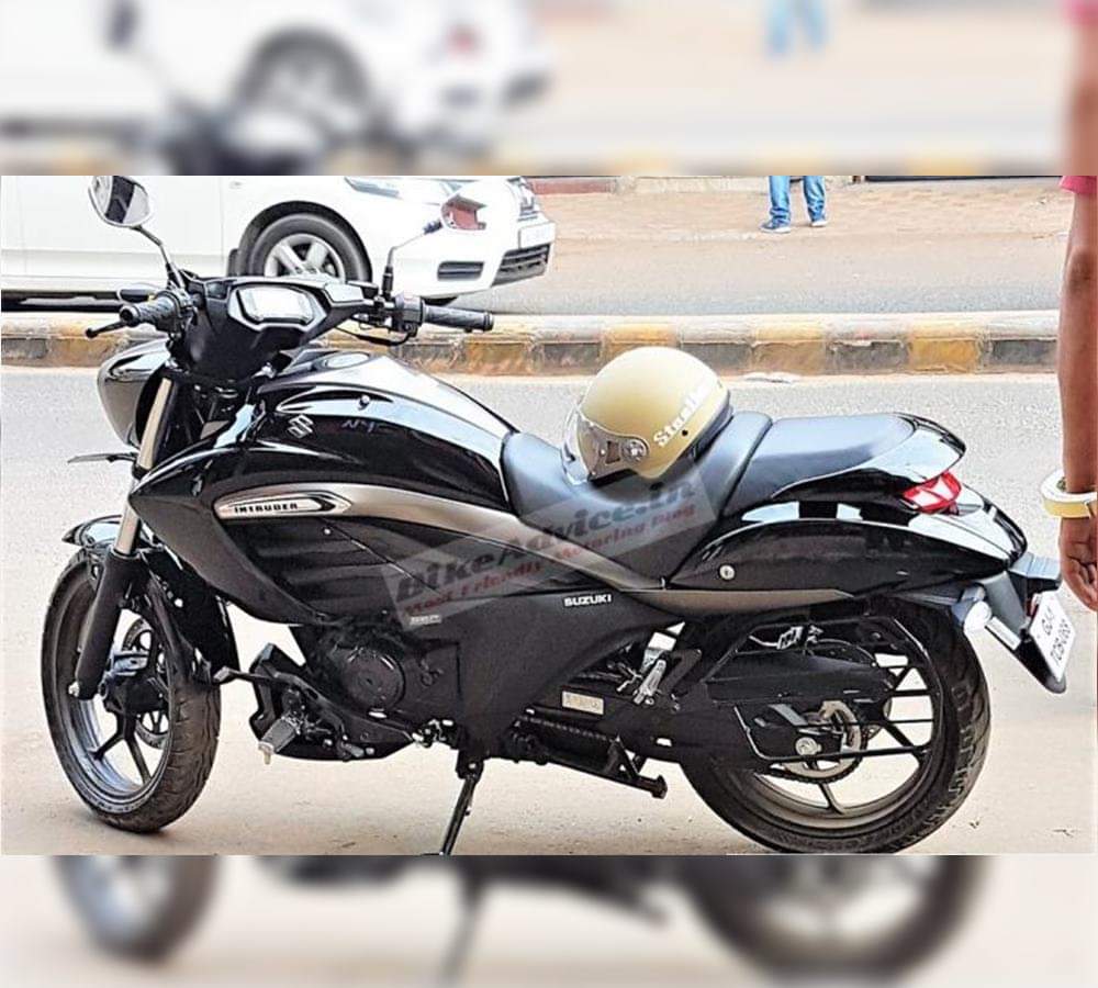 Suzuki Intruder vs Bajaj Avenger: Price, Specification, Features Comparision 