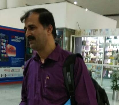 fraud with his six partner arrest at varanasi airport