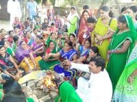 आंगनबाड़ी कार्यकर्ताओं ने किया विरोध