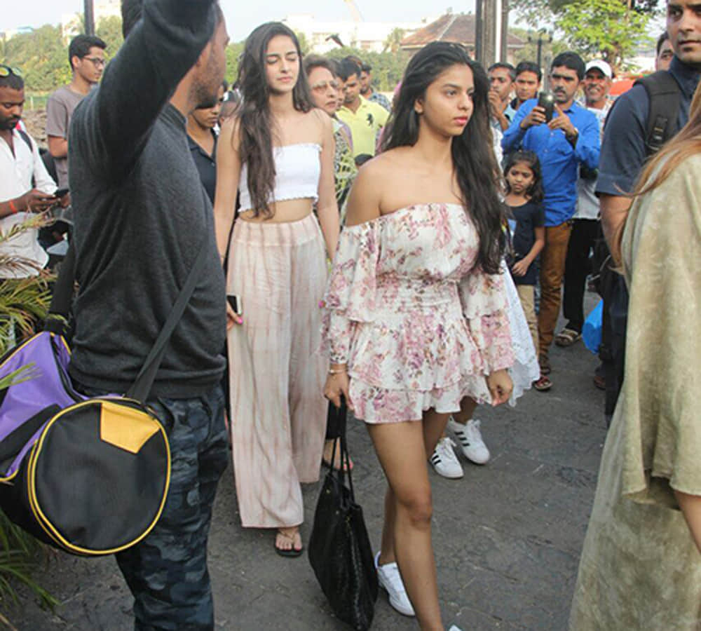 Suhana Khan off shoulder dress returns from Alibaug after celebrating dad Shah Rukh Khan birthday
