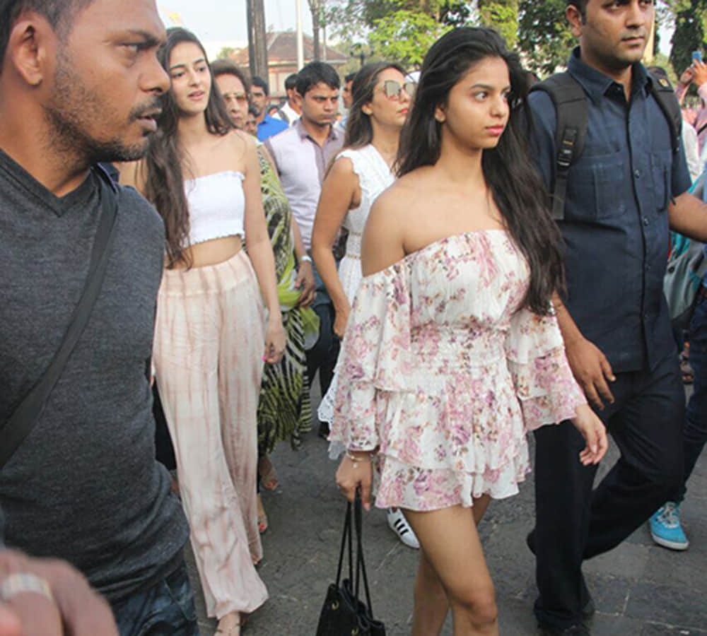 Suhana Khan off shoulder dress returns from Alibaug after celebrating dad Shah Rukh Khan birthday