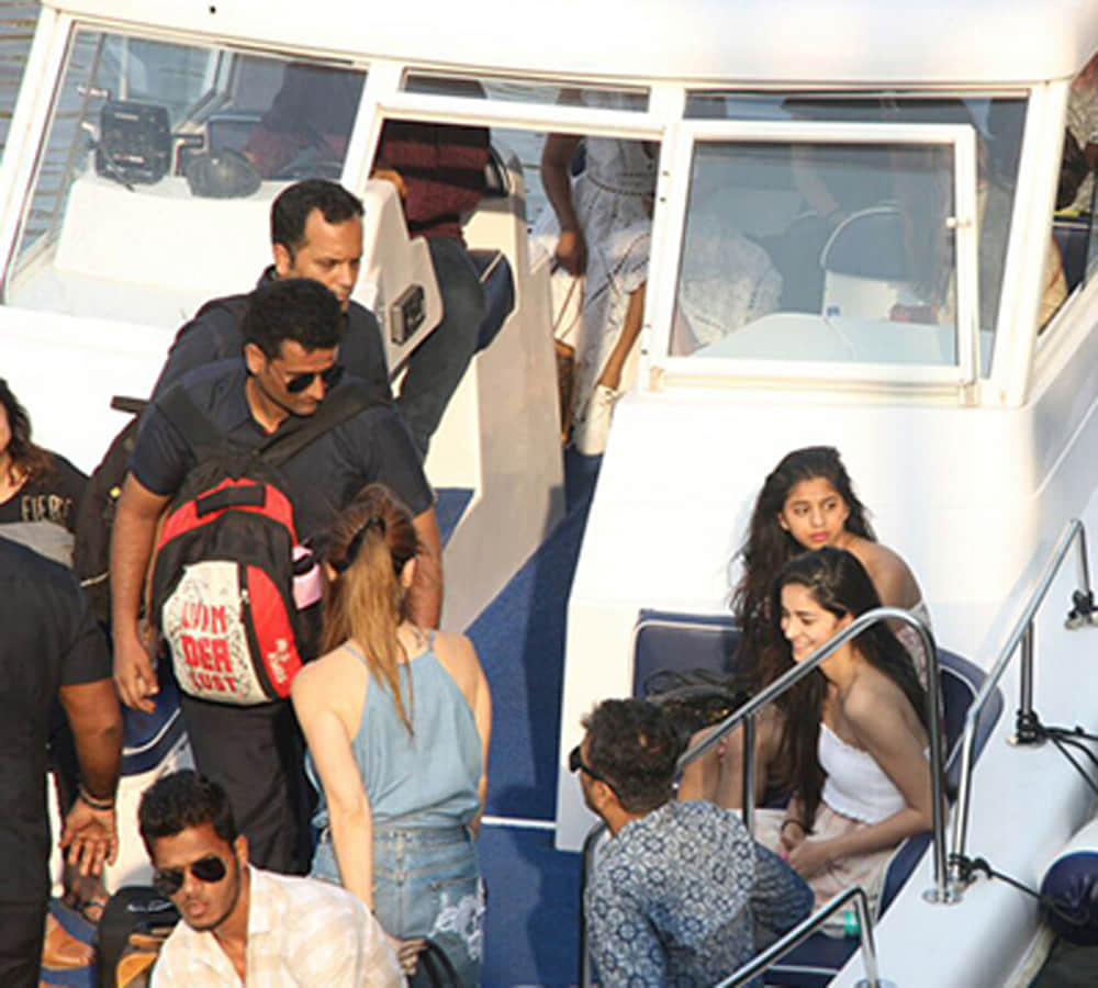 Suhana Khan off shoulder dress returns from Alibaug after celebrating dad Shah Rukh Khan birthday
