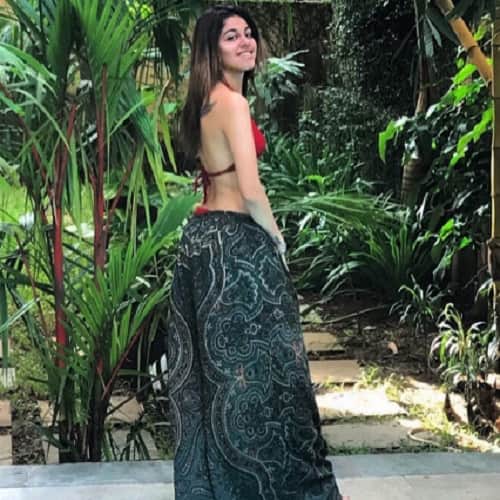 Pooja Bedi daughter Aalia Furniturewalla is become the fashion sensation 