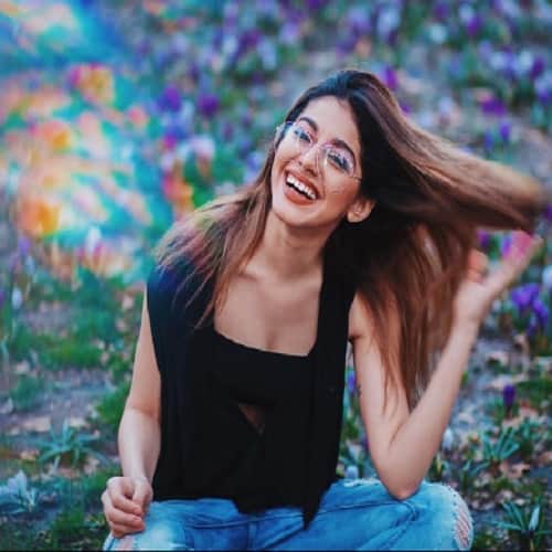 Pooja Bedi daughter Aalia Furniturewalla is become the fashion sensation 