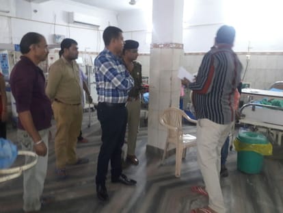 local people helped injured after bus accident in agra