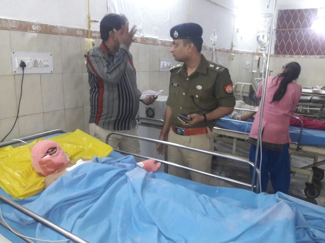 agra administration issued helpline numbers for bus accident