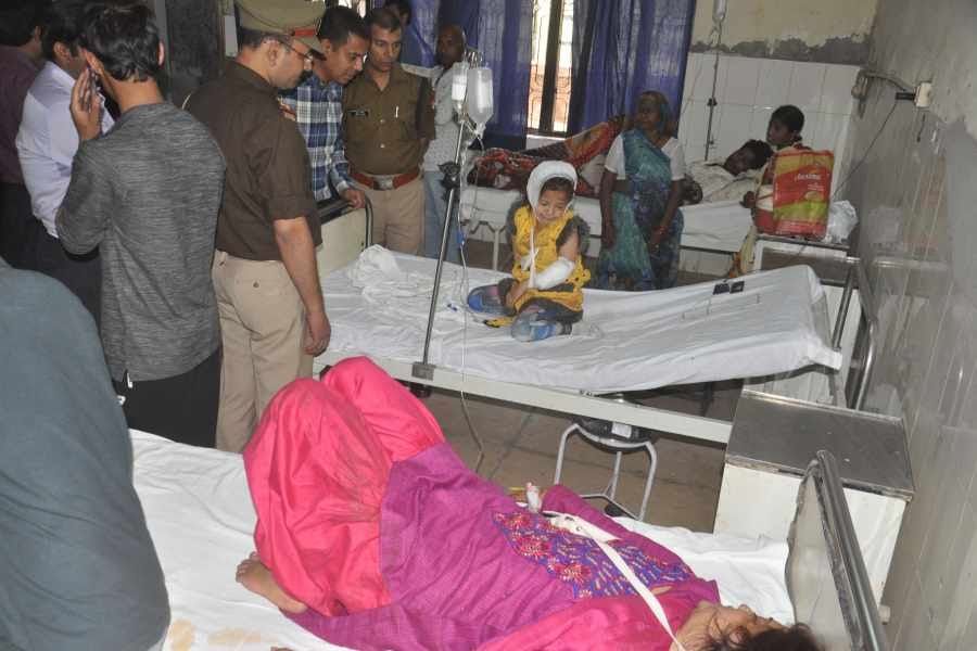 scene of sn medical college after bus stand in agra