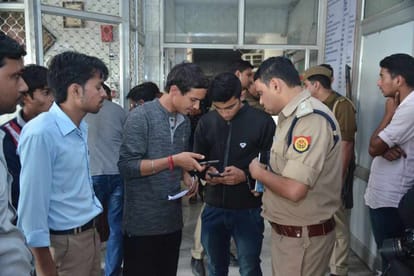 scene of sn medical college after bus stand in agra