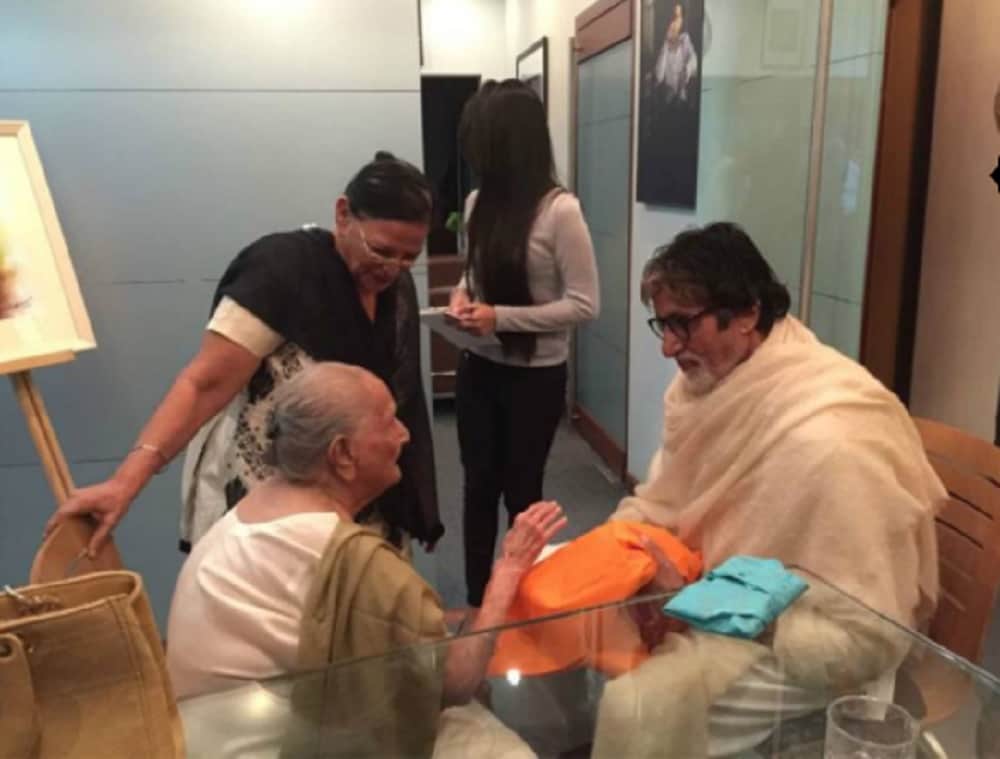 This Is How Aahana Kumra Made Amitabh Bachchan 98 Year Old Fan dream Come True