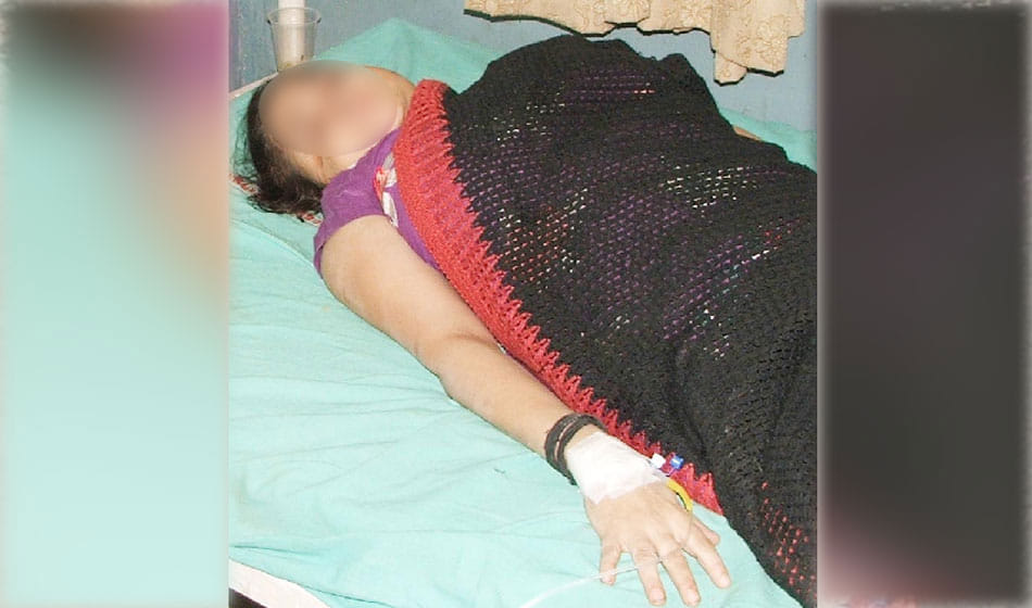 woman accused a baba to molest and grab land took poison in police station 