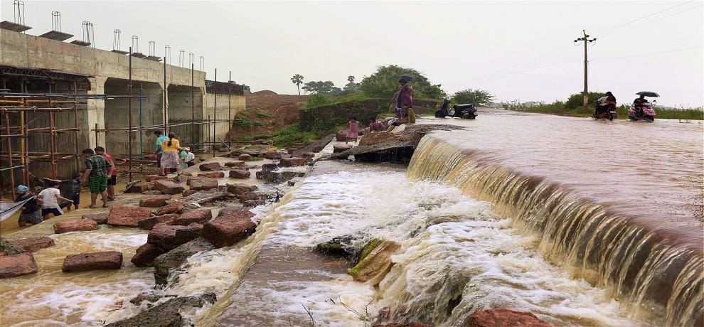 heavy rain in chennai Schools Colleges Closed become flood situations