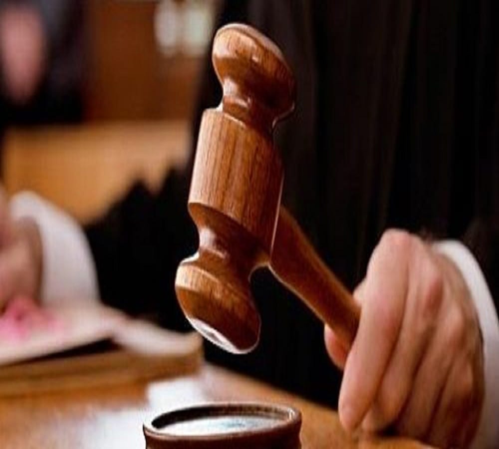 Judge strange sentence to a man Write 144 Compliments About His Ex Girlfriend 