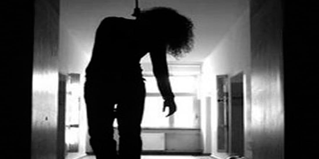 A 17-year-old student hanged by writing 'Papa-mama, you do not talk, I am giving life'