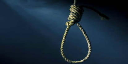 A 17-year-old student hanged by writing 'Papa-mama, you do not talk, I am giving life'