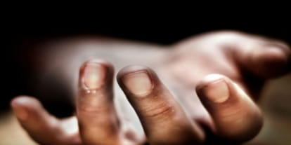 A 17-year-old student hanged by writing 'Papa-mama, you do not talk, I am giving life'