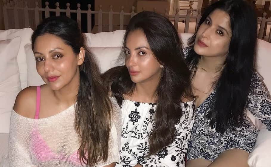 Gauri Khan Trolled For Wearing This Dress At Shah Rukh Khan Birthday Party