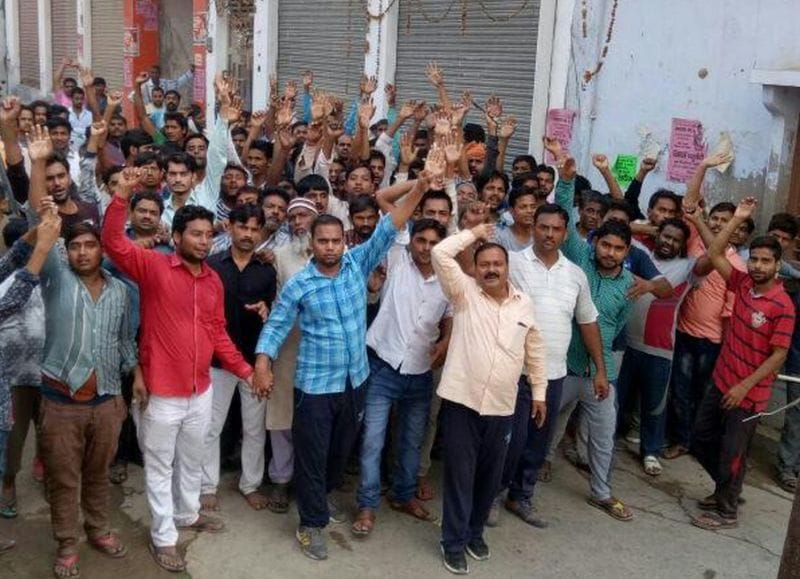 करहल में टिकट घोषित होते ही सपा में बगावत