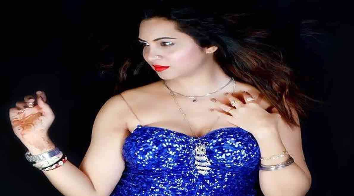 ARSHI KHAN AFTER CAUGHT IN SEX SCANDAL NOW HER SO CALLED HUSBAND IS BOOKIE
