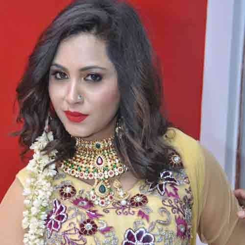 ARSHI KHAN AFTER CAUGHT IN SEX SCANDAL NOW HER SO CALLED HUSBAND IS BOOKIE