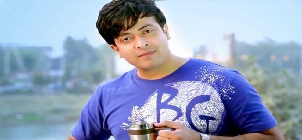 Bangladesh Actor Shakib Khan sued by rickshaw driver over mobile number misuse
