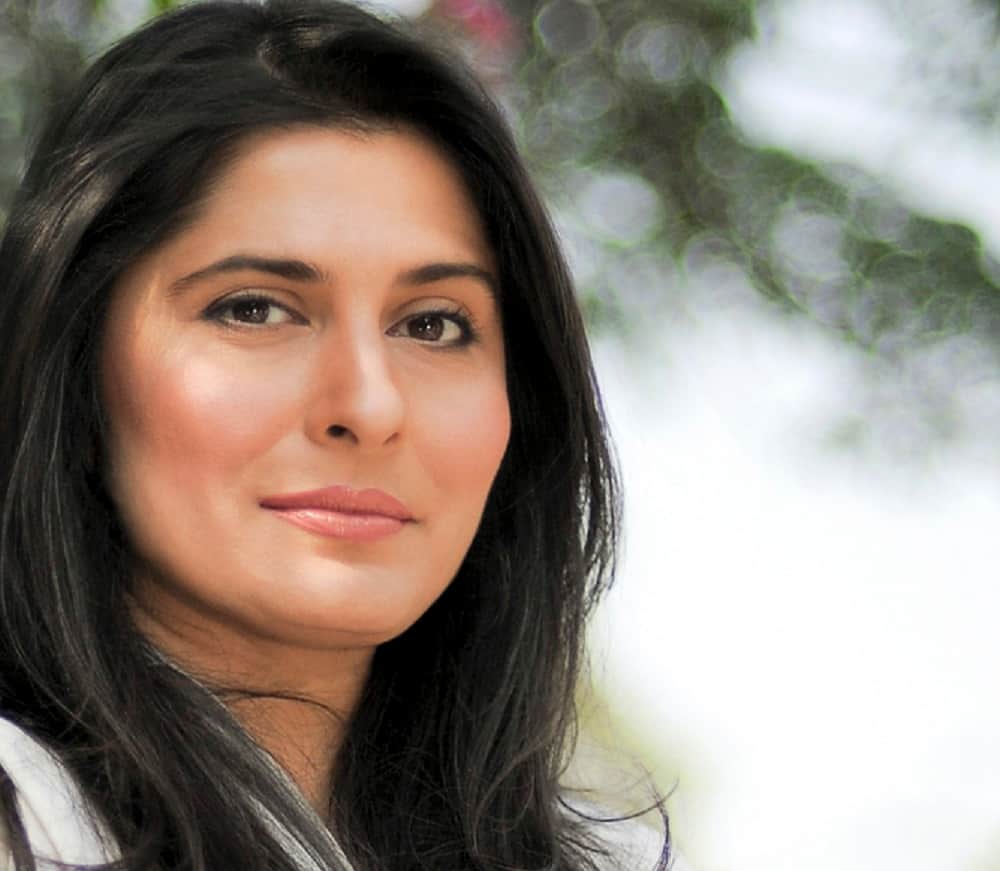 This Is How Oscar Winning Director Sharmeen Obaid Chinoy Defending Her Tweet On Harassment 