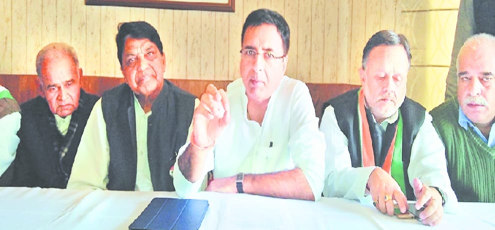 himachal assembly election randeep surjewala statement over pk dhumal