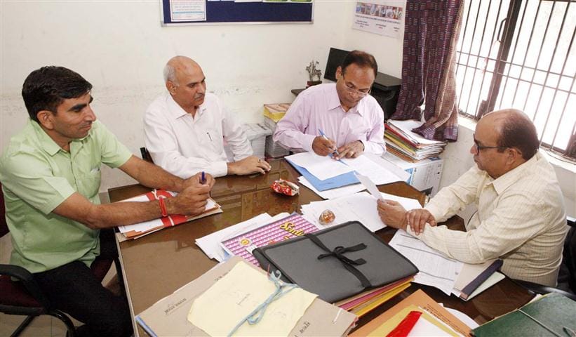 administration officers are workless, doctors looking administrative work