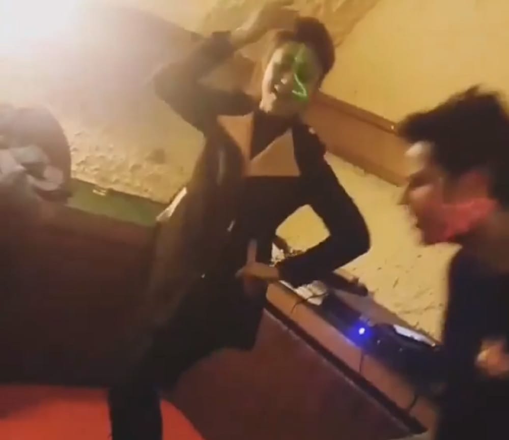 See Vivek Dahiya reaction When A Belly Dancer Got Close To Him In Front Of Divyanka Tripathi