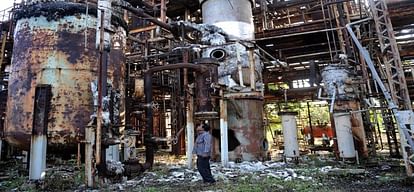 Bhopal Gas Tragedy: जस्टिस केसरवानी ने भोपाल गैस कांड की सुनवाई से खुद को किया अलग, जानें इसके पीछे की वजह Bhopal Gas Tragedy: Justice Kesarwani recused himself from hearing the Bhopal gas Tragedy
