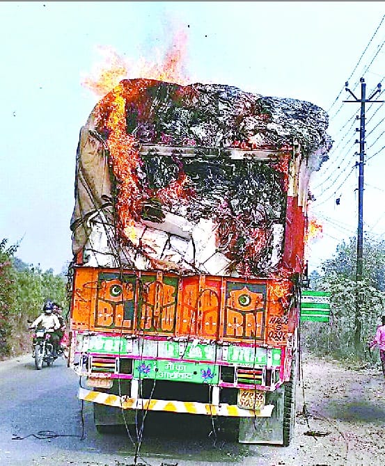 truck caught fire in rudrapur