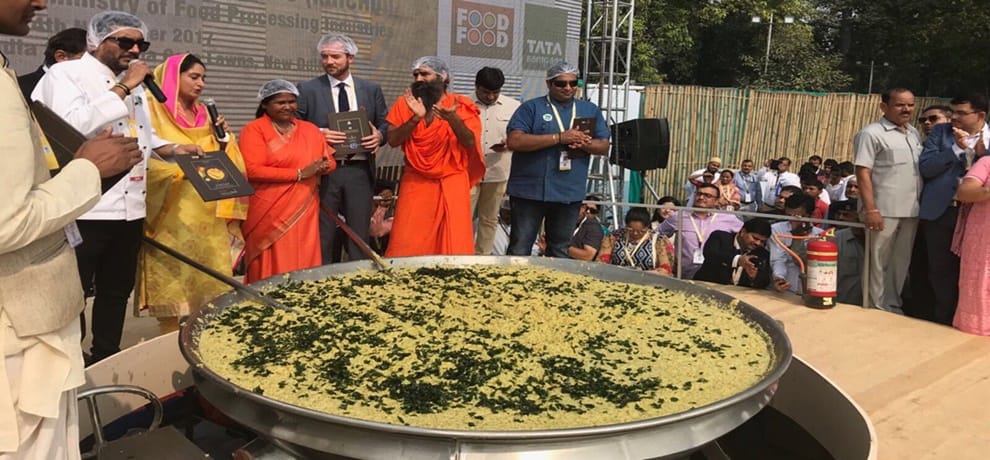 Sanjeev Kapoor 800 kg khichdi india gate World Food India 2017