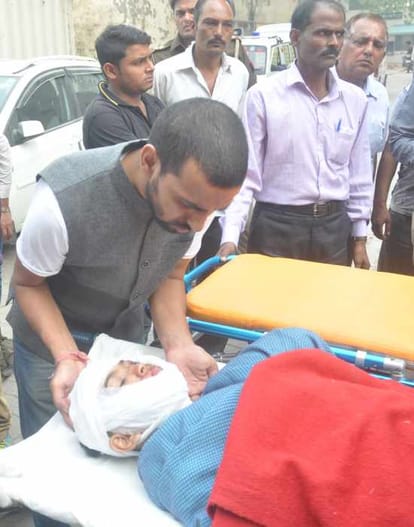 parents of himachal students injured in agra bus accident reached agra